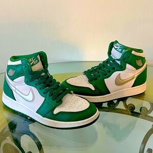 Nike Air Woman’s High-Top Sneakers in Green and White